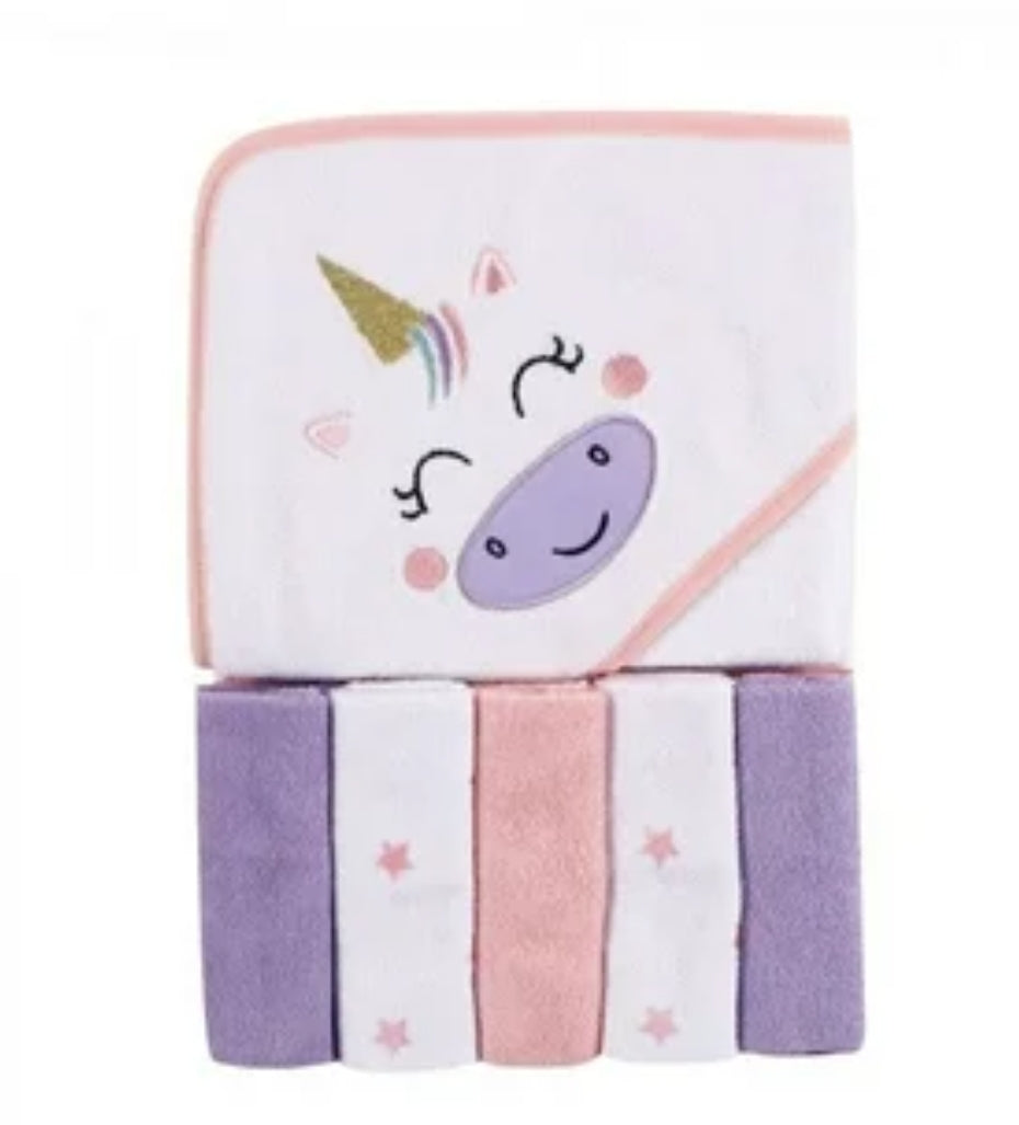 Baby hodded towel with 5 face cloths